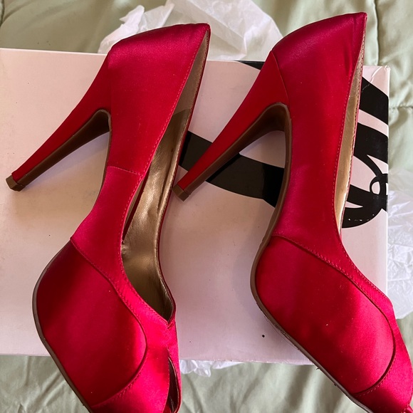 Nine West Women's Red Satin Paws Peep Toe Pumps - Picture 4 of 14